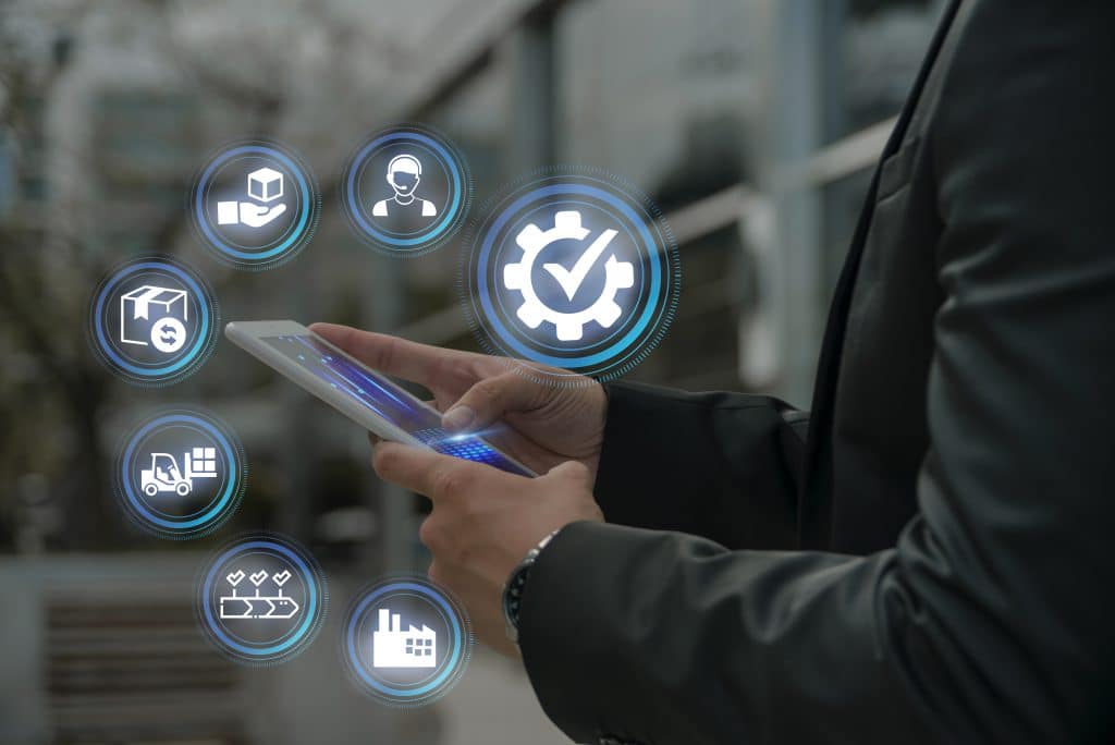 El Rol Crucial de la Tecnología en la Cadena de Suministro
<a href="https://www.freepik.com/free-photo/standard-quality-control-concept-m_36027715.htm#fromView=search&page=1&position=0&uuid=f8ab0e5a-9a61-4519-a261-c4934fa187d6">Image by freepik</a>